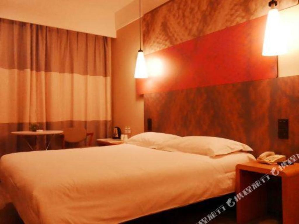 Ibis Nanchang Zhongshan Road Pedestrian Street Hotel Exterior photo