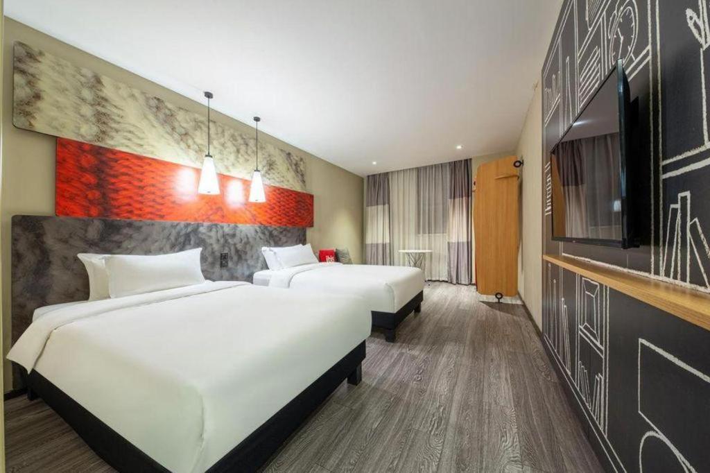 Ibis Nanchang Zhongshan Road Pedestrian Street Hotel Exterior photo